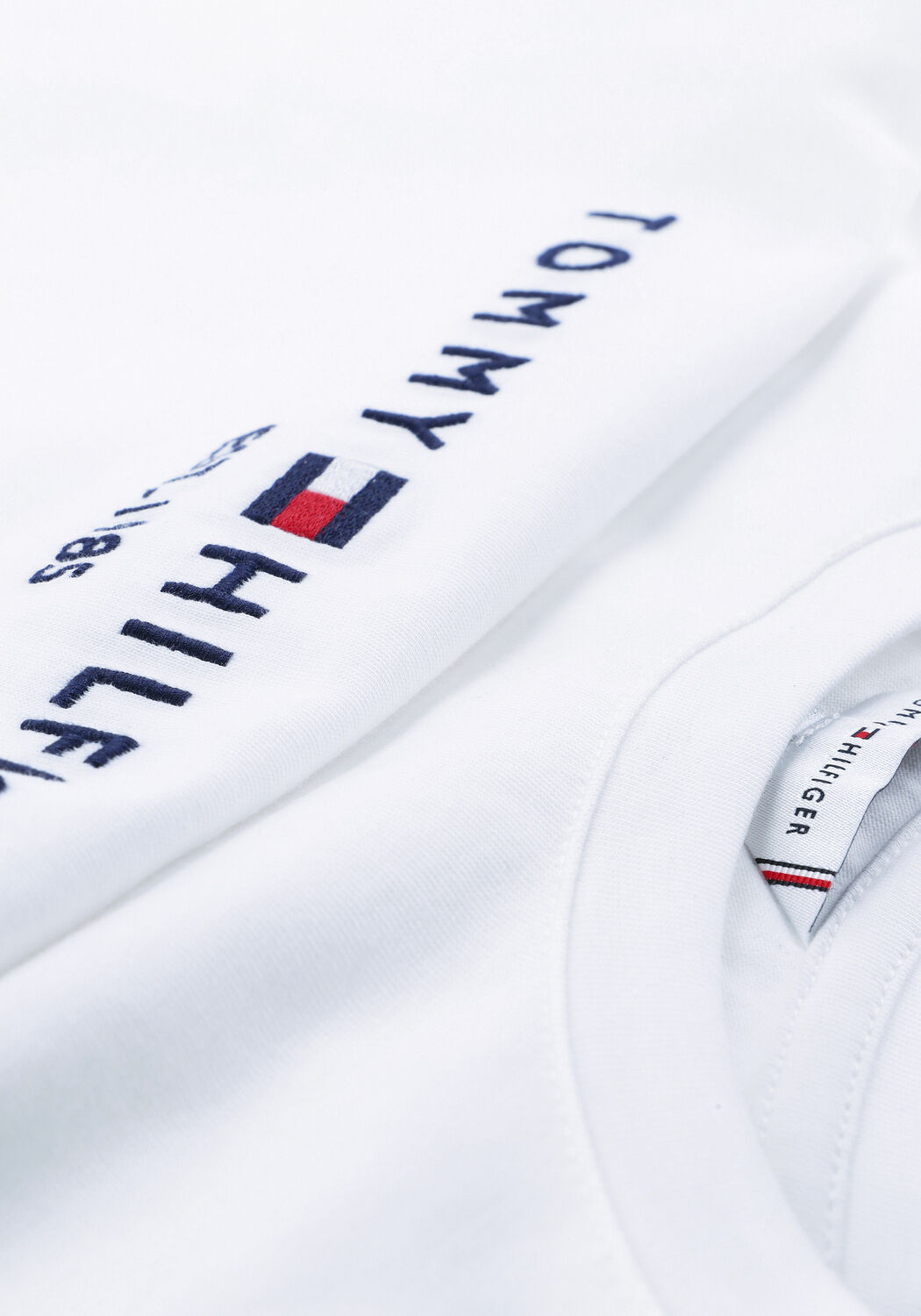 Witte TOMMY HILFIGER T-shirt HERITAGE HILFIGER C-NK REG TEE - large