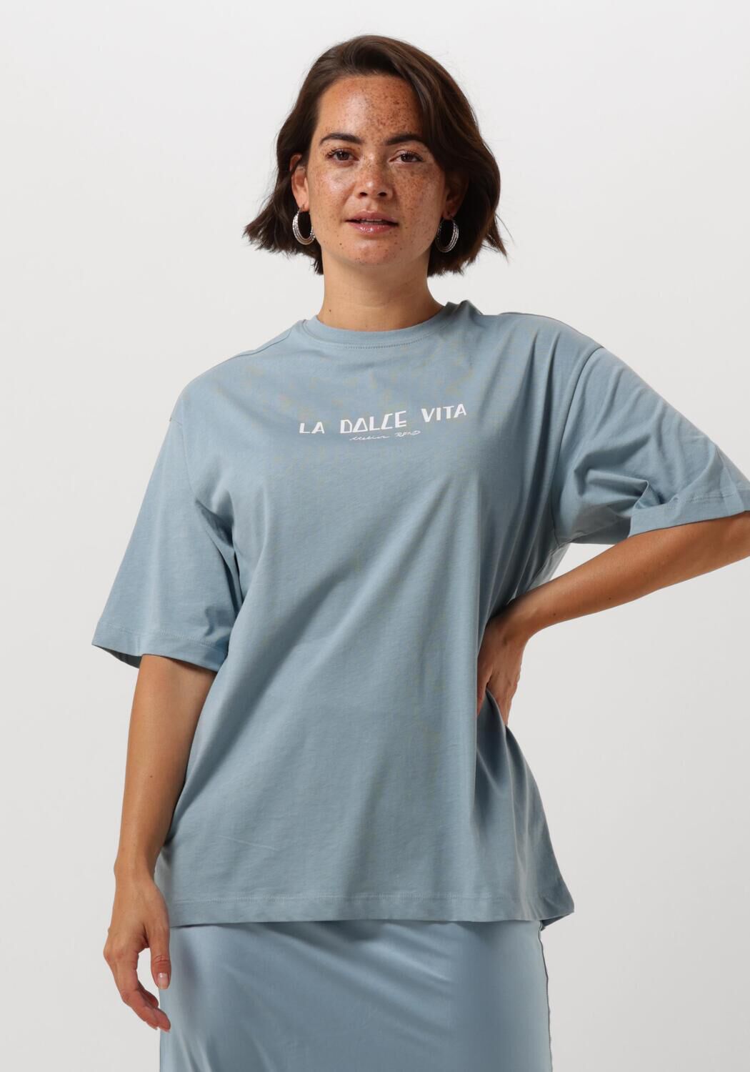 REFINED DEPARTMENT Dames Tops & T-shirts Maggy Lichtblauw