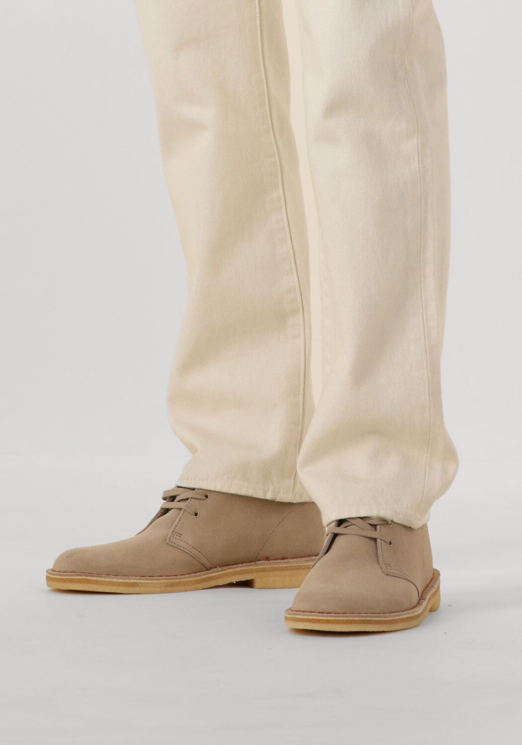 Beige CLARKS ORIGINALS Veterschoenen DESERT BOOT HEREN - large