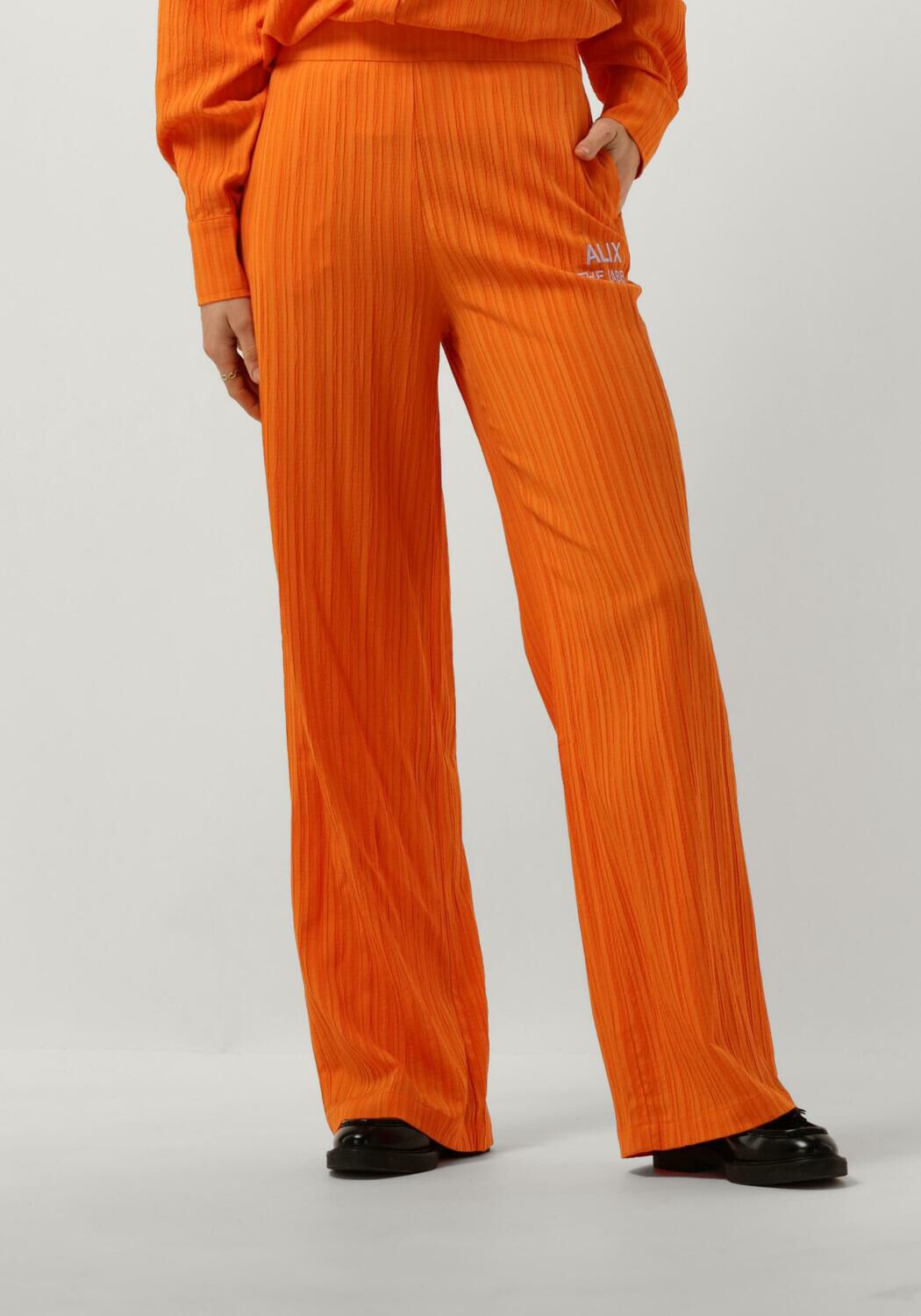 ALIX THE LABEL Dames Broeken Ladies Woven Krinkle Pants Oranje