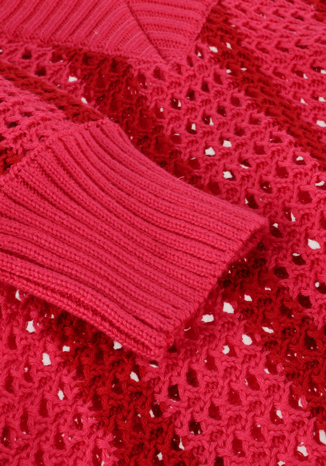 Rode COLOURFUL REBEL Trui LIZZA CROCHET STRIPE V-NECK SWEATER - large