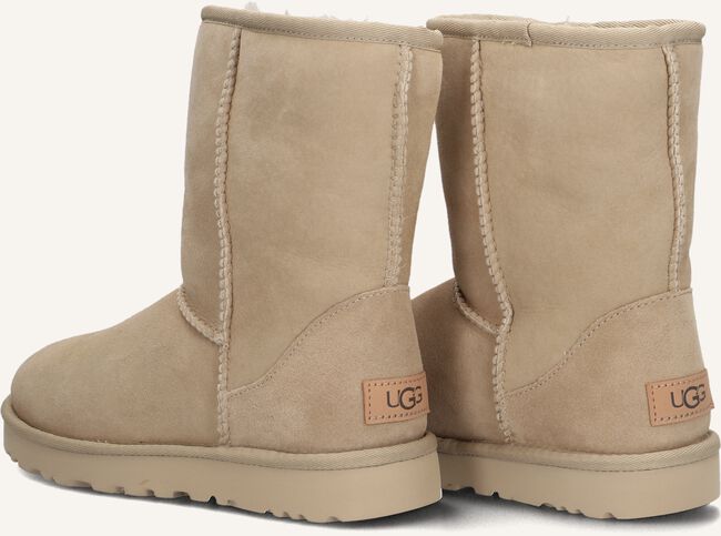 Beige UGG Vachtlaarzen CLASSIC SHORT II Beige UGG Vachtlaarzen CLASSIC SHORT II - large