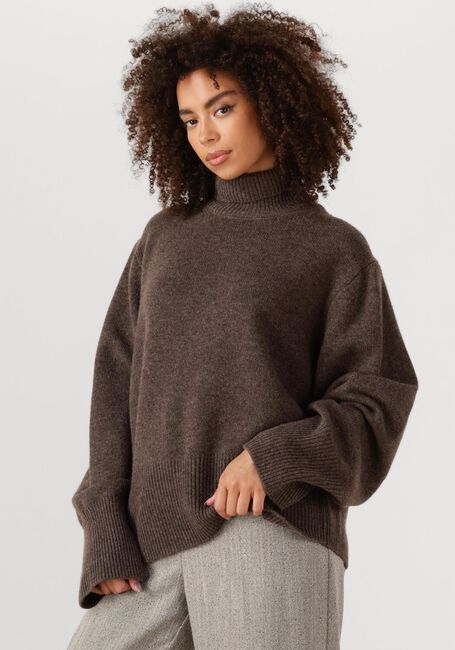 Bruine SECOND FEMALE Coltrui ALPHA KNIT T-NECK - large