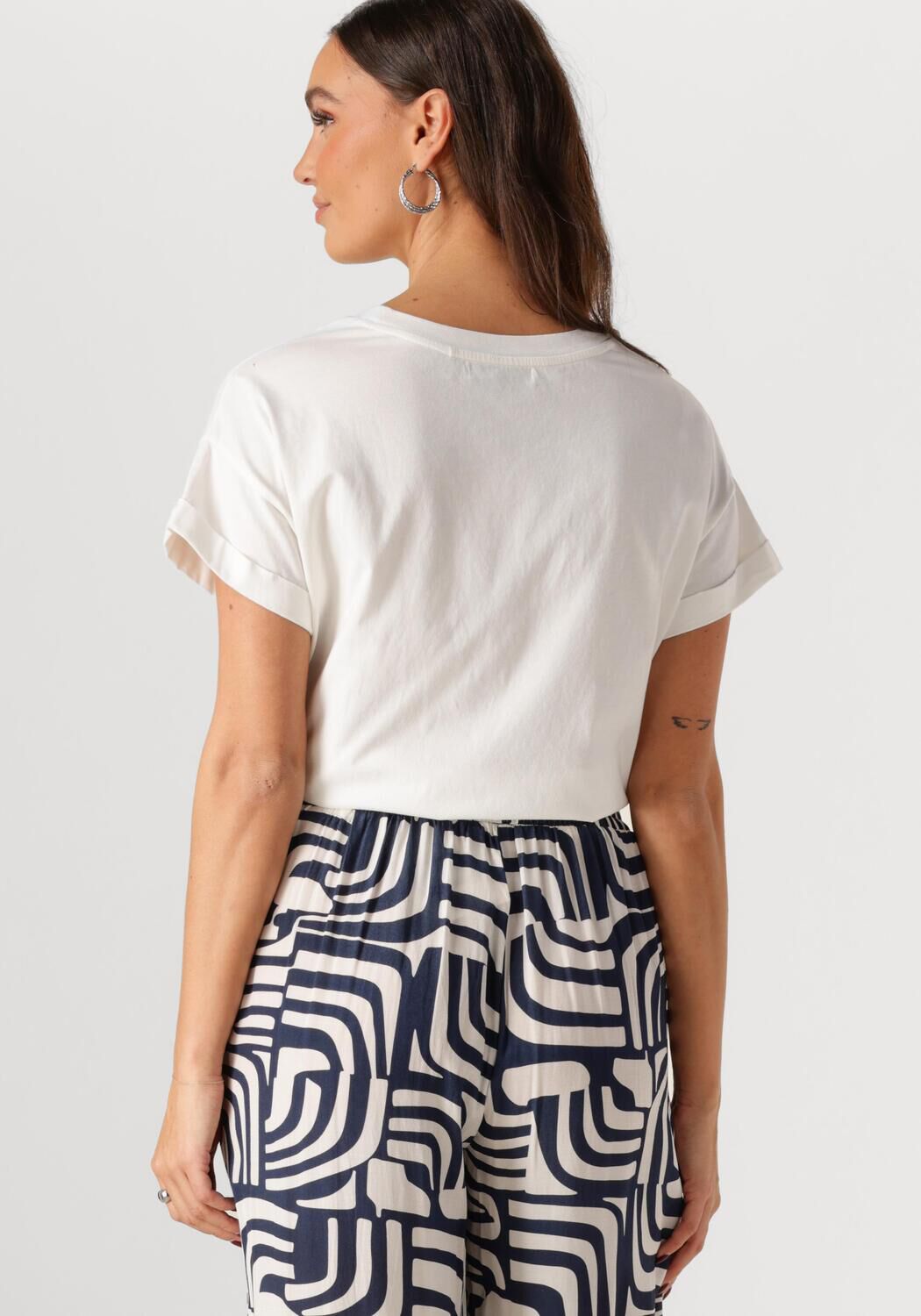 NUKUS Dames Tops & T-shirts Meike Shirt The Sunday Wit