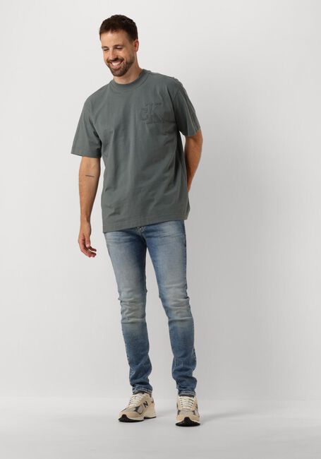 Grijze CALVIN KLEIN T-shirt CK APPLIQUE TEE - large