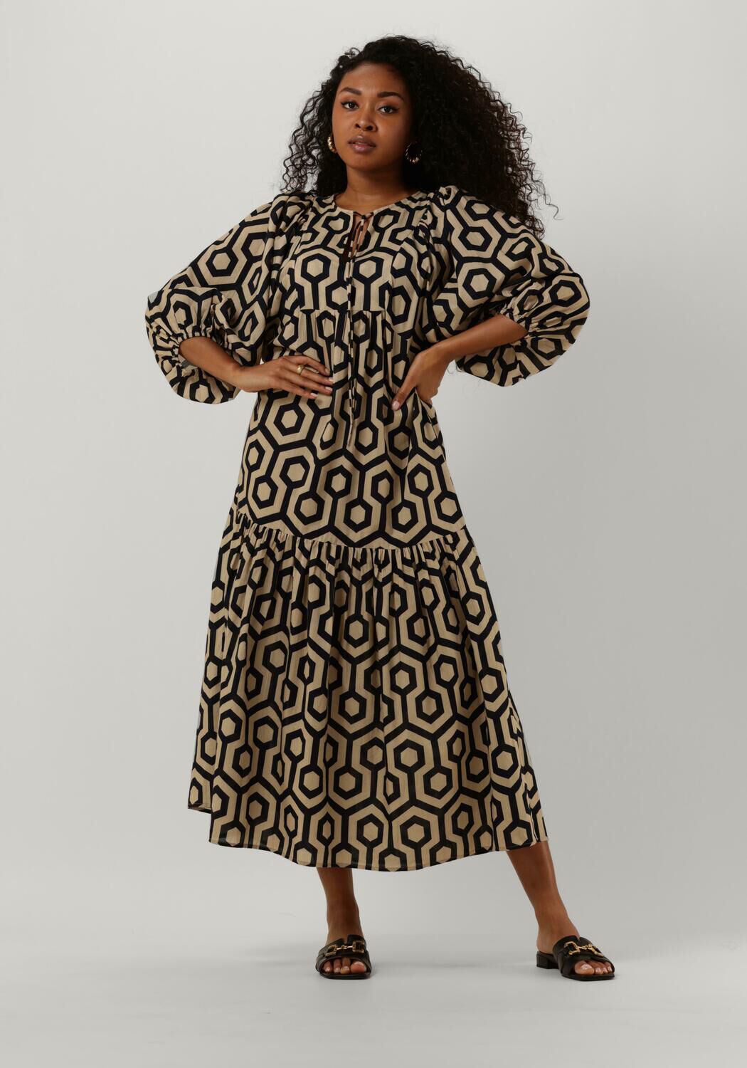 Zand NOTRE V Maxi jurk NV DENTE MIDI DRESS Omoda