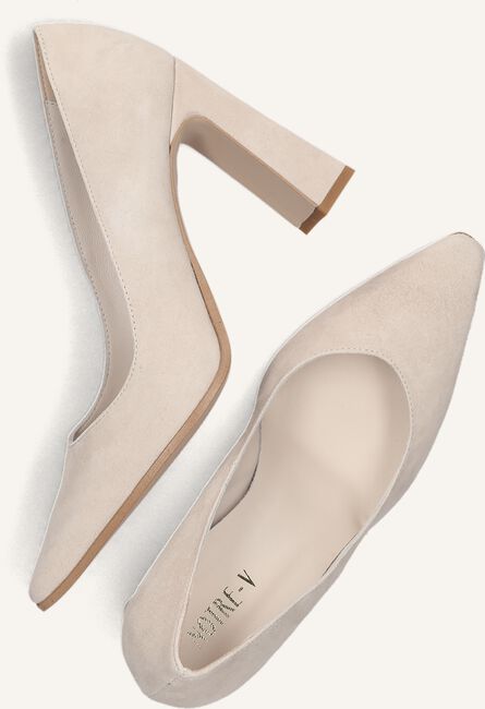 Beige NOTRE-V Pumps 11102 Beige NOTRE-V Pumps 11102 - large