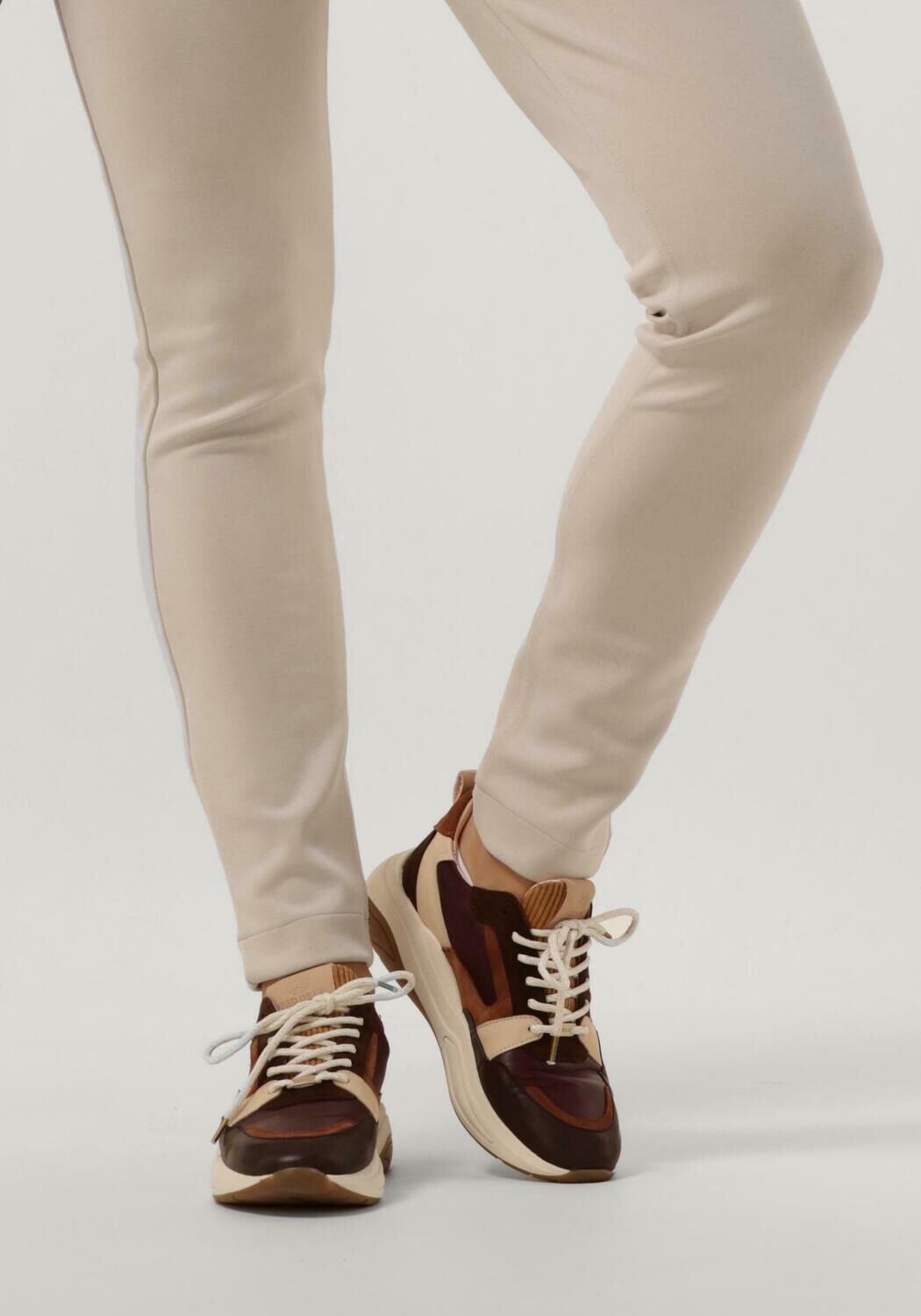 Bruine FRED DE LA BRETONIERE Lage sneakers FLAME - large