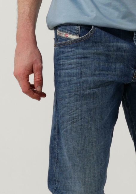 Lichtblauwe DIESEL Straight leg jeans D-YENNOX - large