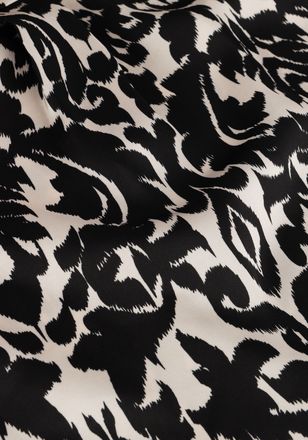 Zwarte NEO NOIR Blouses KALA FLOWER BLUR BLOUSE - large