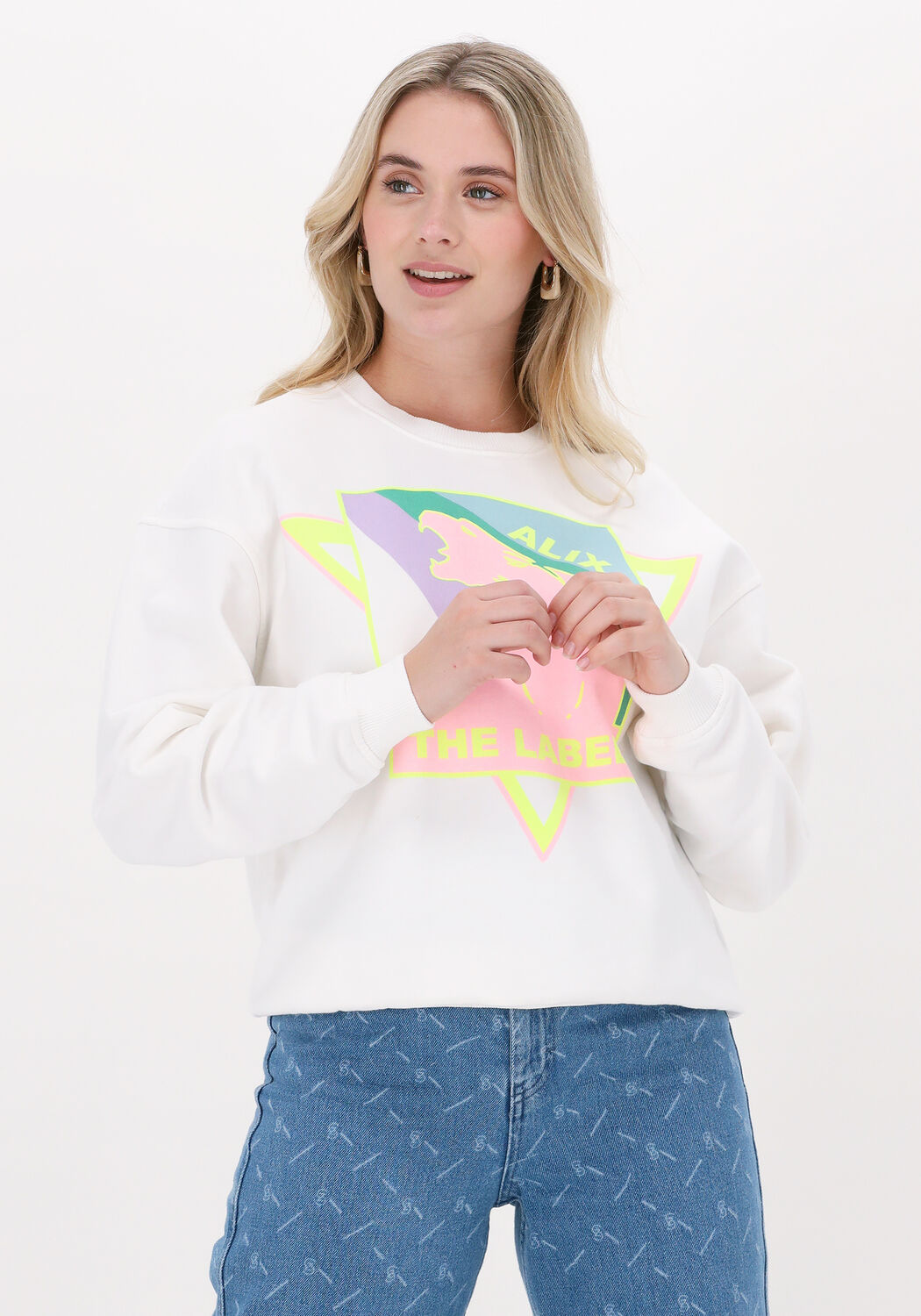 witte alix the label t shirt pastel panther sweater