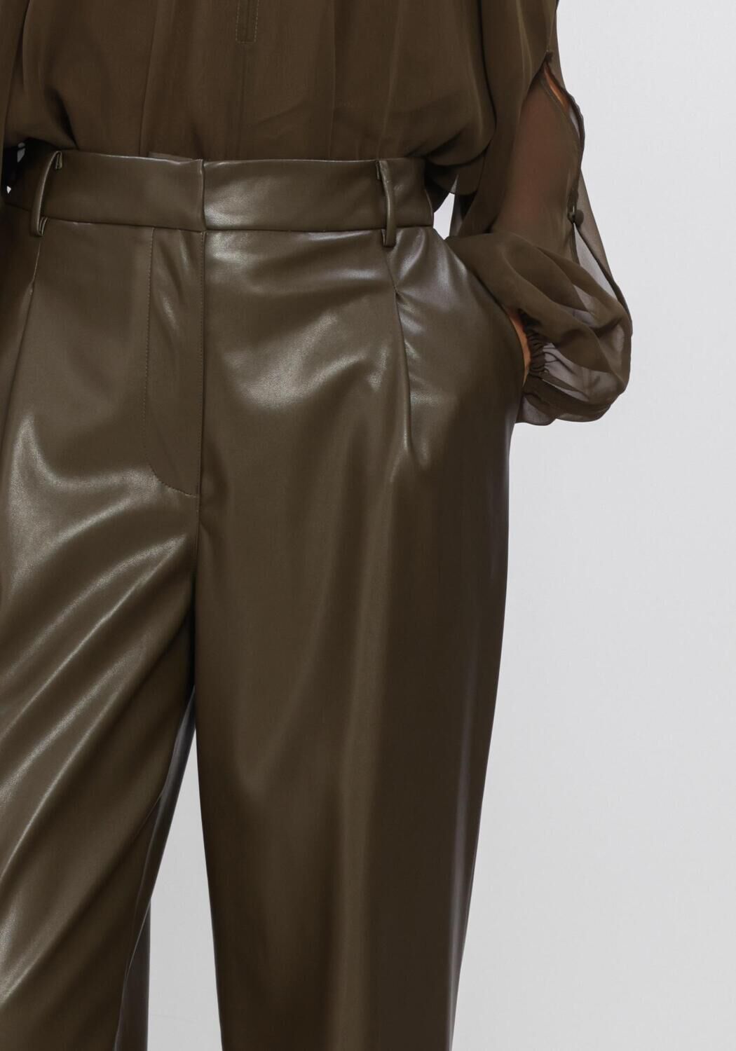 Olijf DANTE6 Wijde broek MINORA FAUX LEATHER BARREL PANTS - large