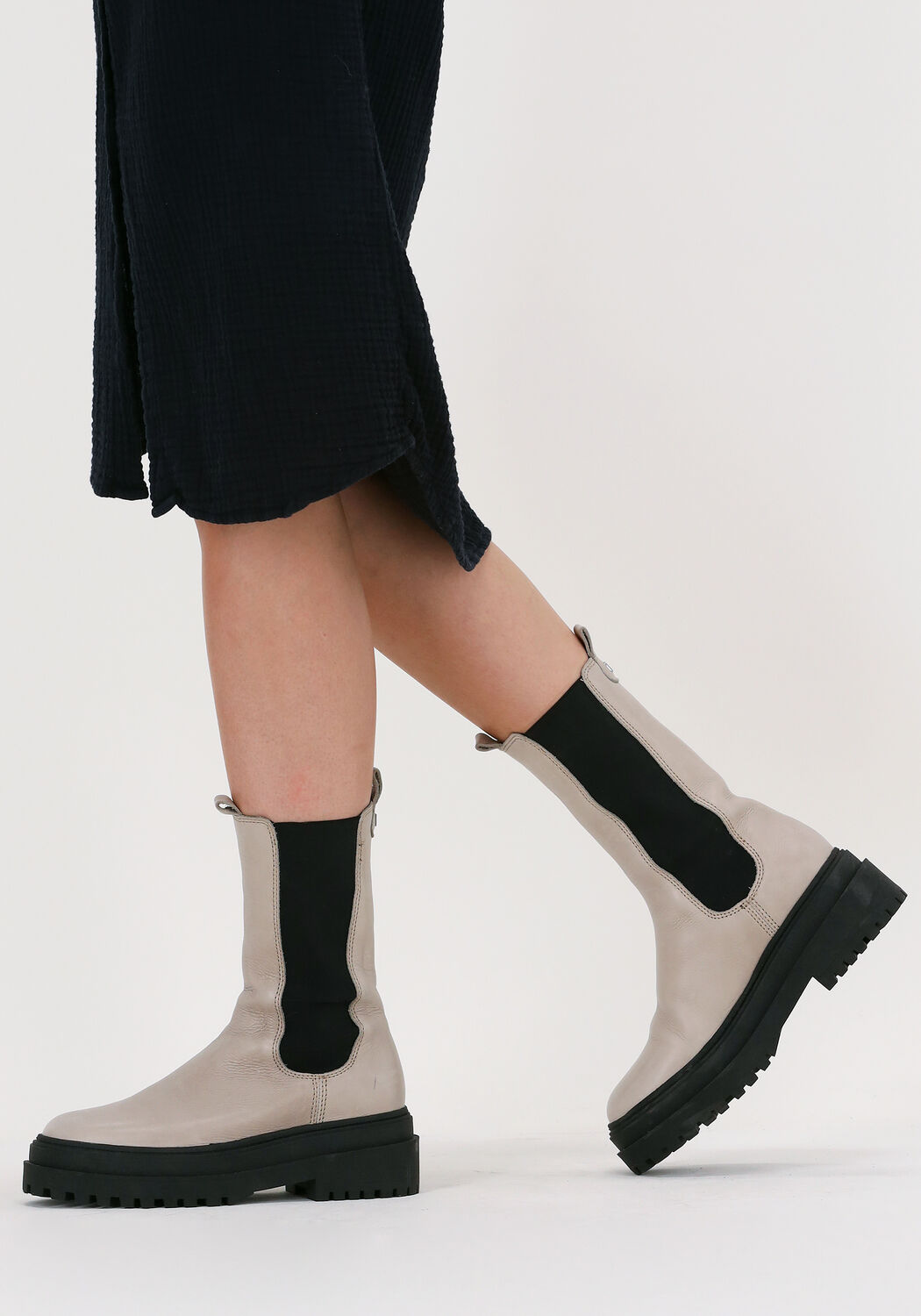 Red rag boots top