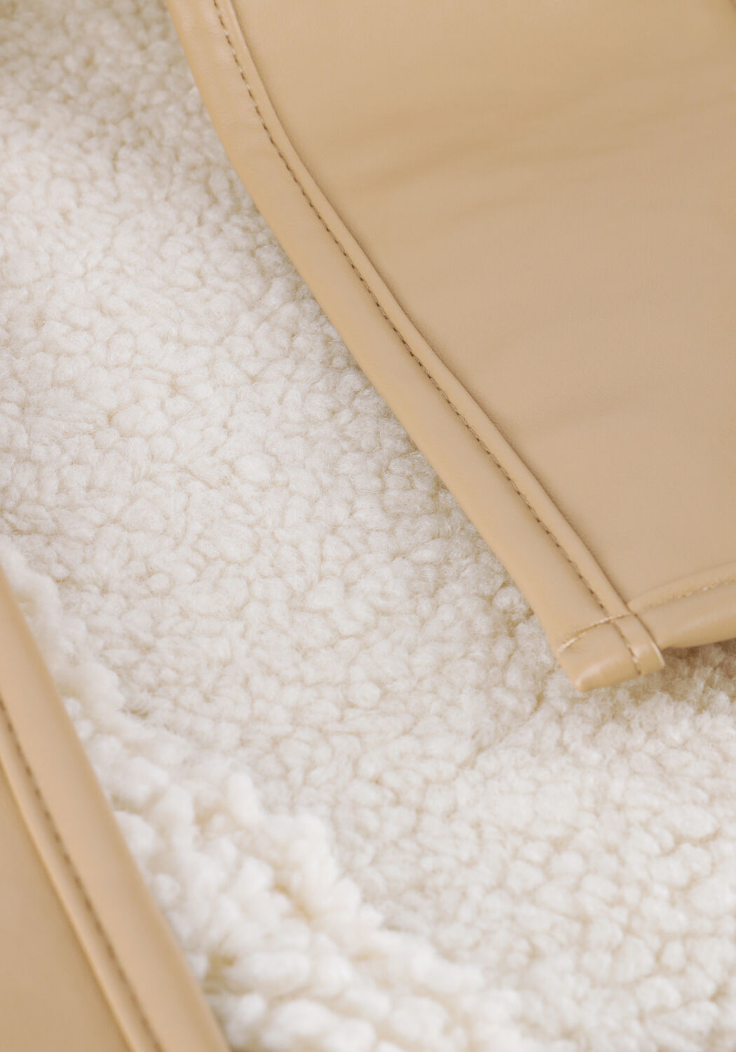 Beige ANOTHER LABEL Bodywarmer UNNI LAMMY VEST - large