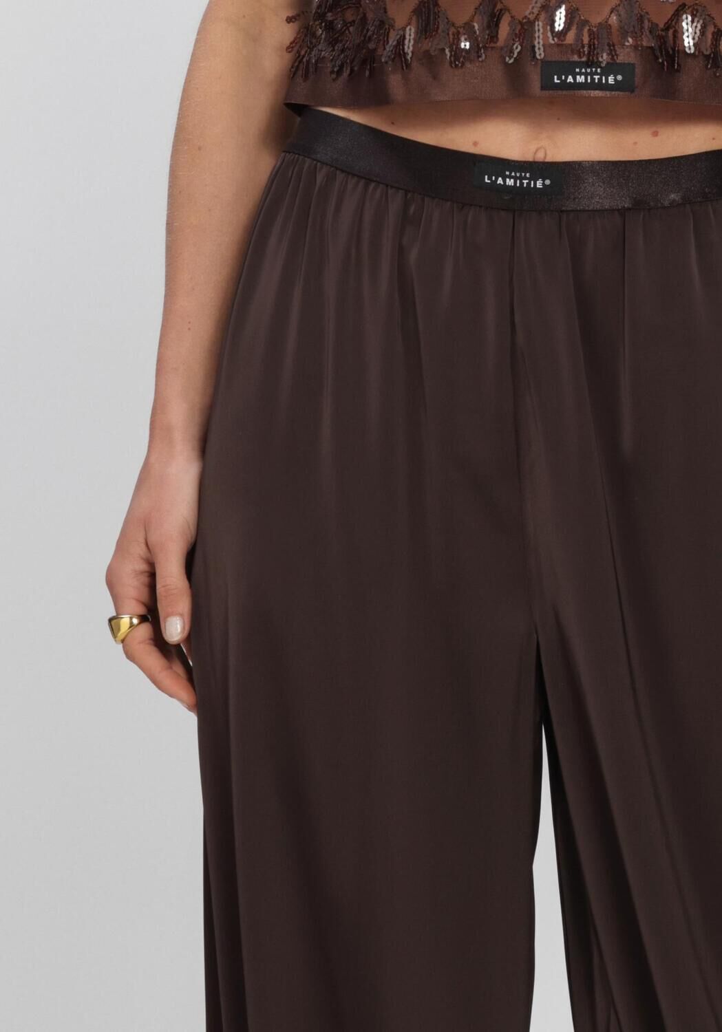 Bruine HAUTE L'AMITI&Eacute; Broeken EVITA CROP HAREM PANT - large