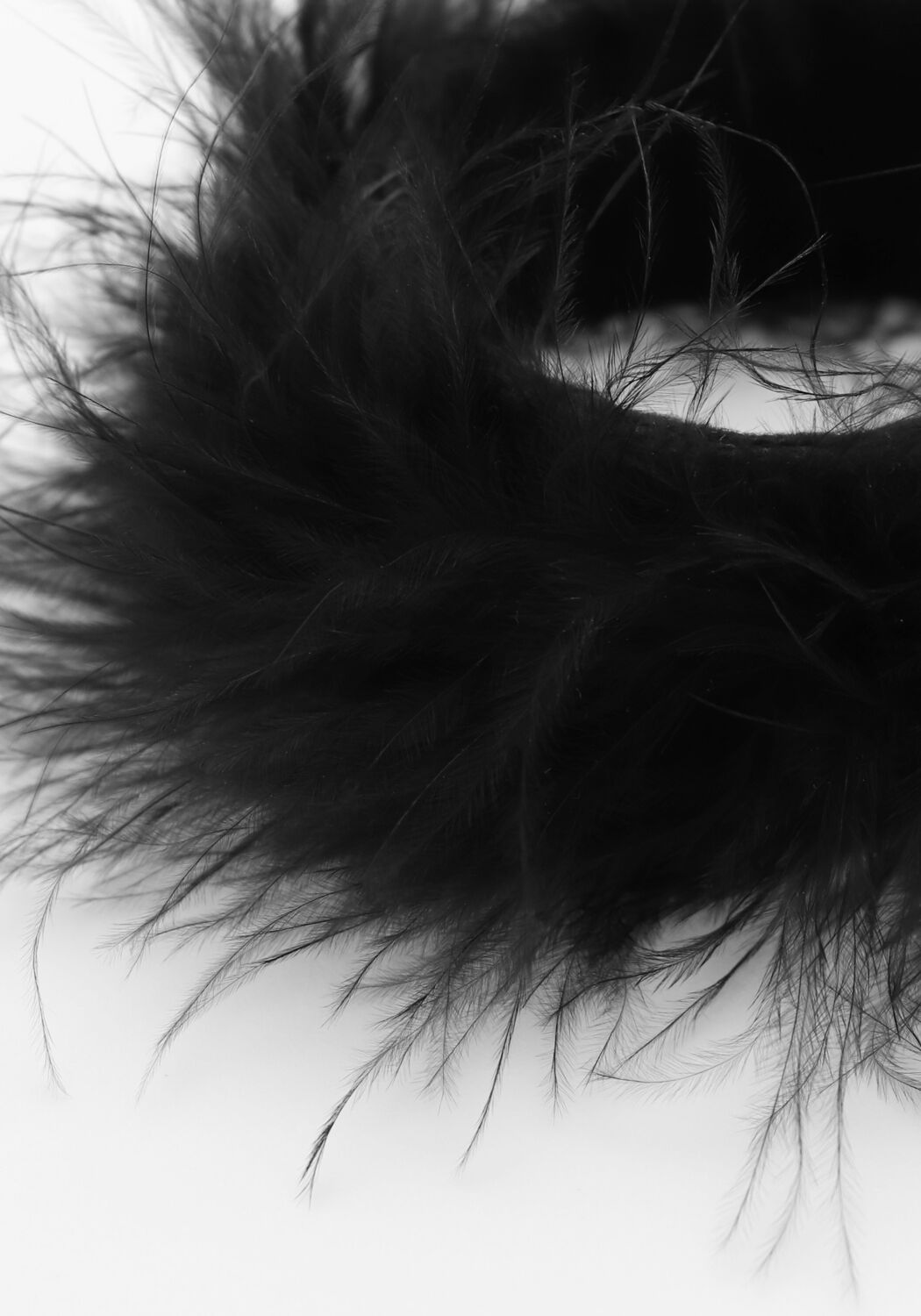 Zwarte NOTRE-V Armbanden FEATHER BRACELET - large