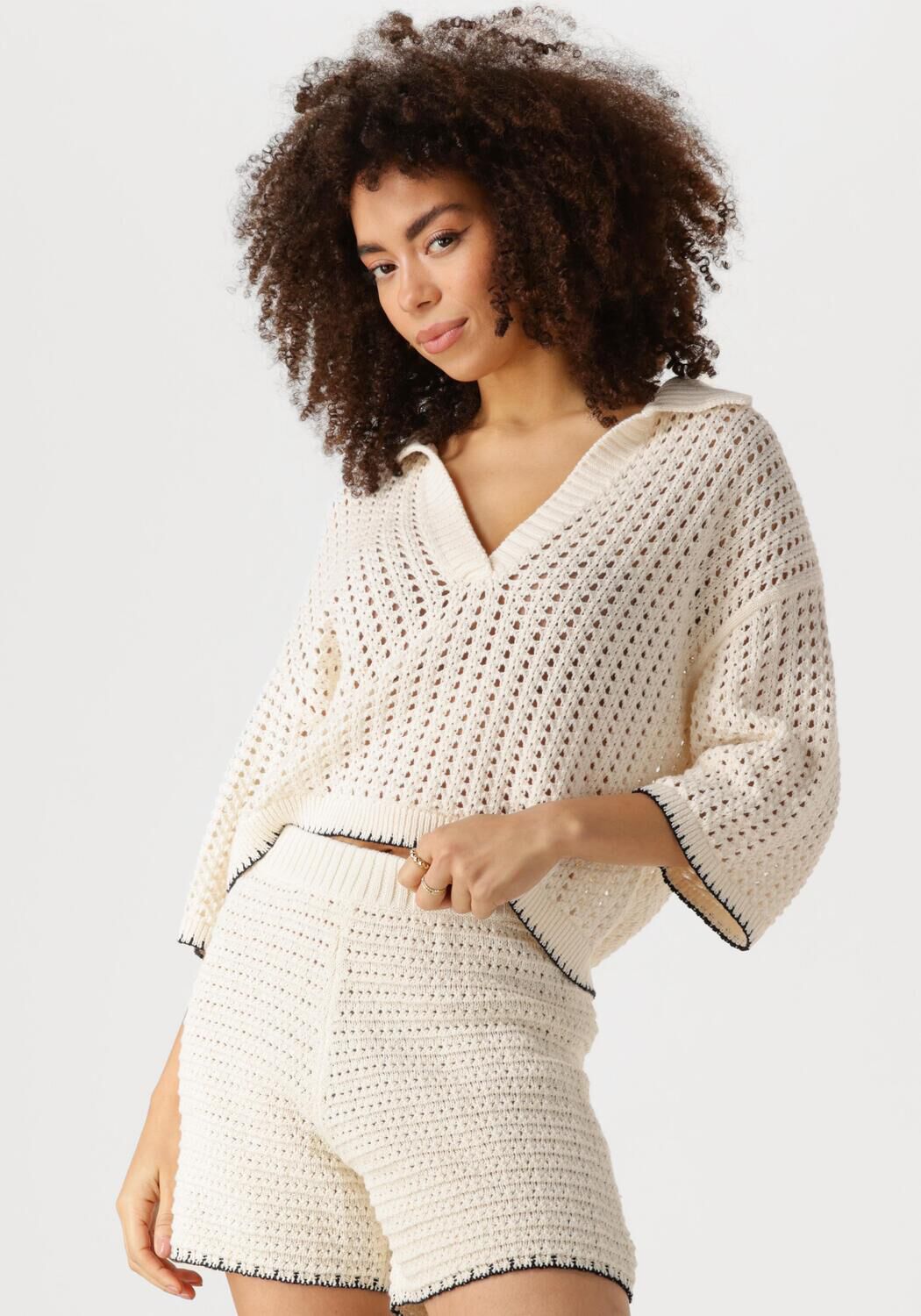 EDITED Dames Tops & T-shirts Sarai Polo Jumper Gebroken Wit