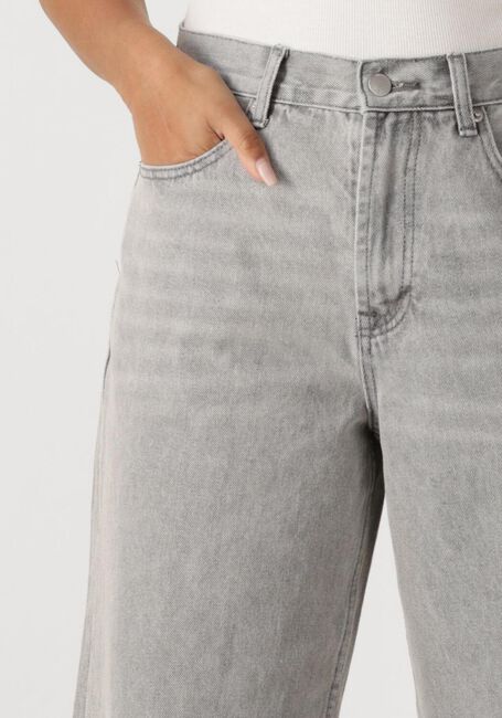 Grijze WITHBLACK Straight leg jeans WBLHAZEL GREY TURN UP JEANS - large