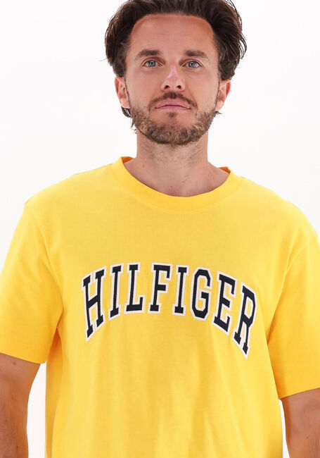 Gele TOMMY HILFIGER T-shirt HILFIGER ARCH CASUAL TEE - large