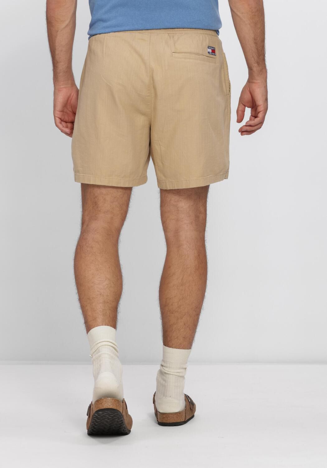 Beige TOMMY JEANS Korte broek TJM LINEN BLEND PULL-ON SHORT - large