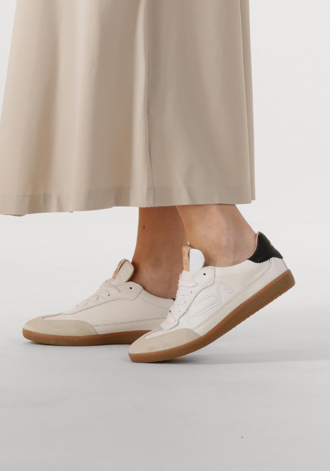 Witte FRED DE LA BRETONIERE Lage sneakers PEARL SIGN - large