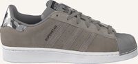 Taupe ADIDAS Lage sneakers SUPERSTAR J - medium