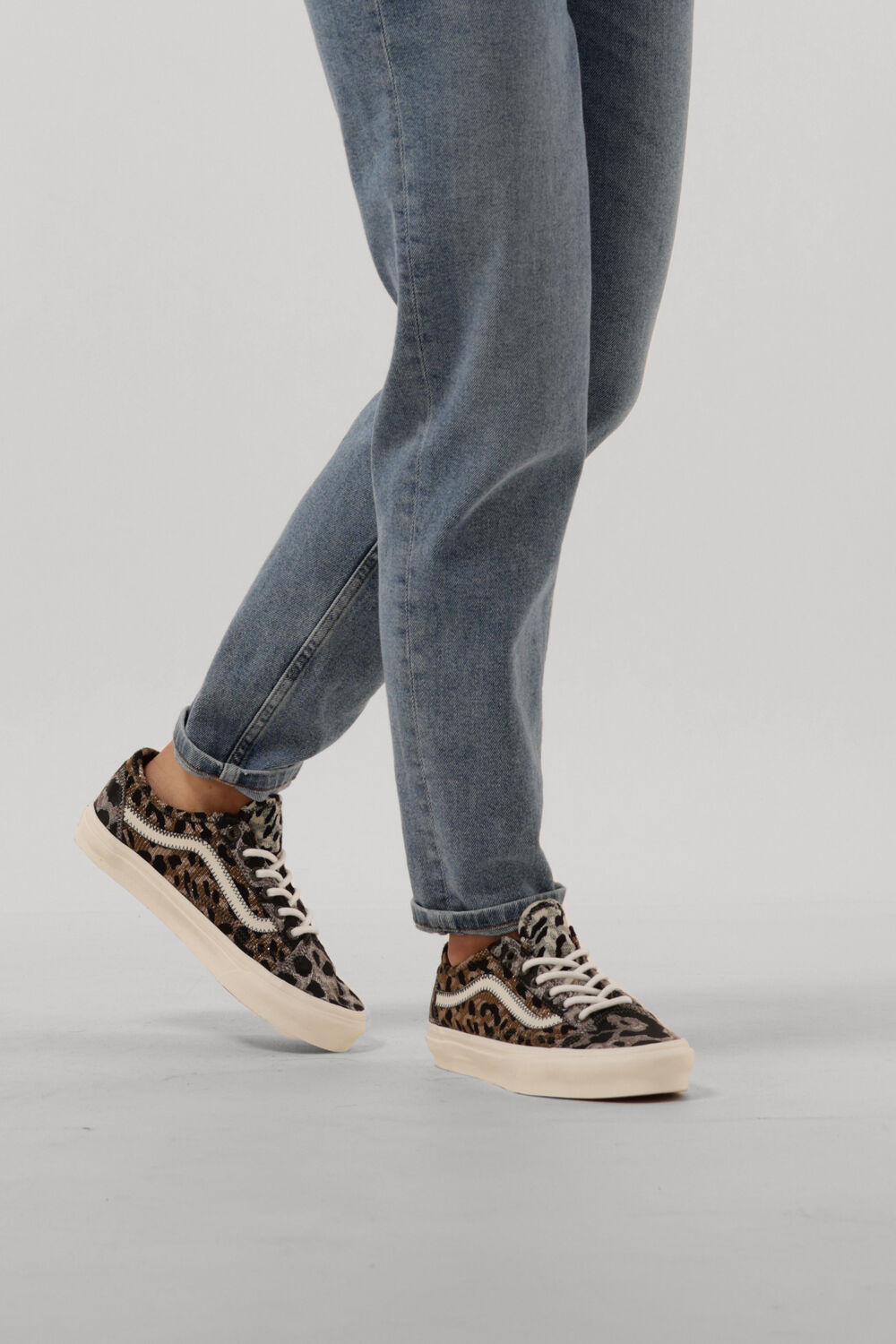 Bruine VANS Lage sneakers UA OLD SKOOL TAPERED - large