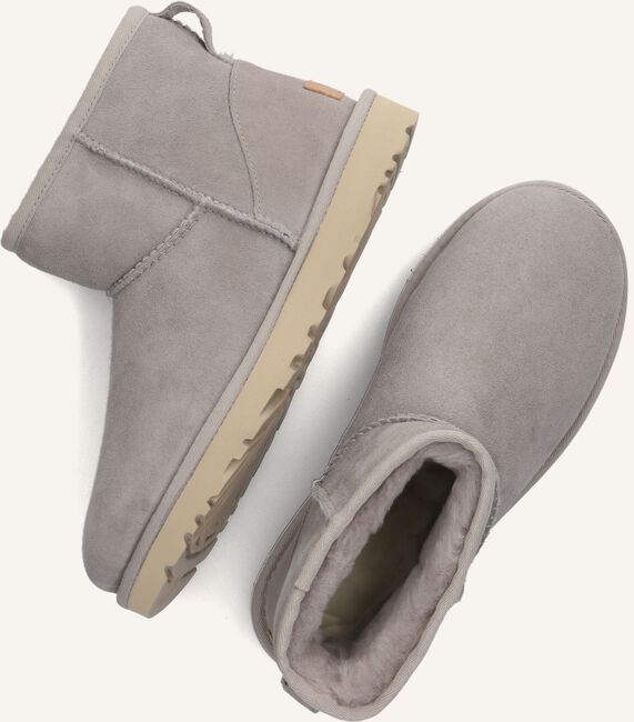 Grijze UGG Vachtlaarzen W CLASSIC MINI II Grijze UGG Vachtlaarzen W CLASSIC MINI II - large