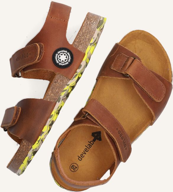 Cognac DEVELAB Platte sandalen 48215 Cognac DEVELAB Platte sandalen 48215 - large