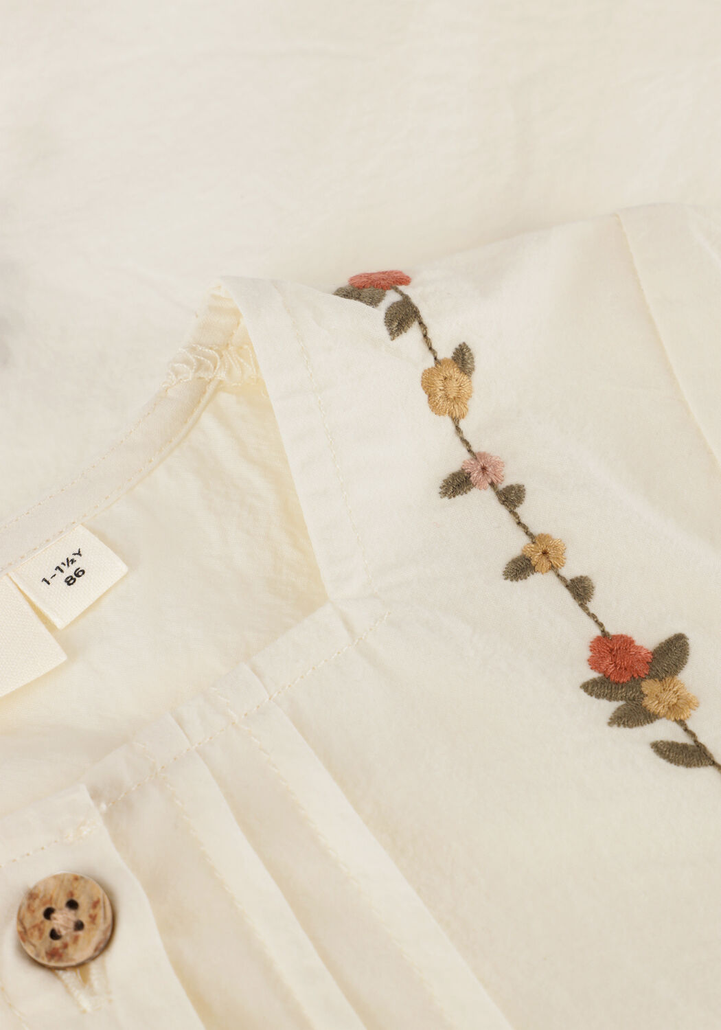 Witte LIL' ATELIER Blouses NBFJOLENE SS LOOSE SHIRT LIL - large