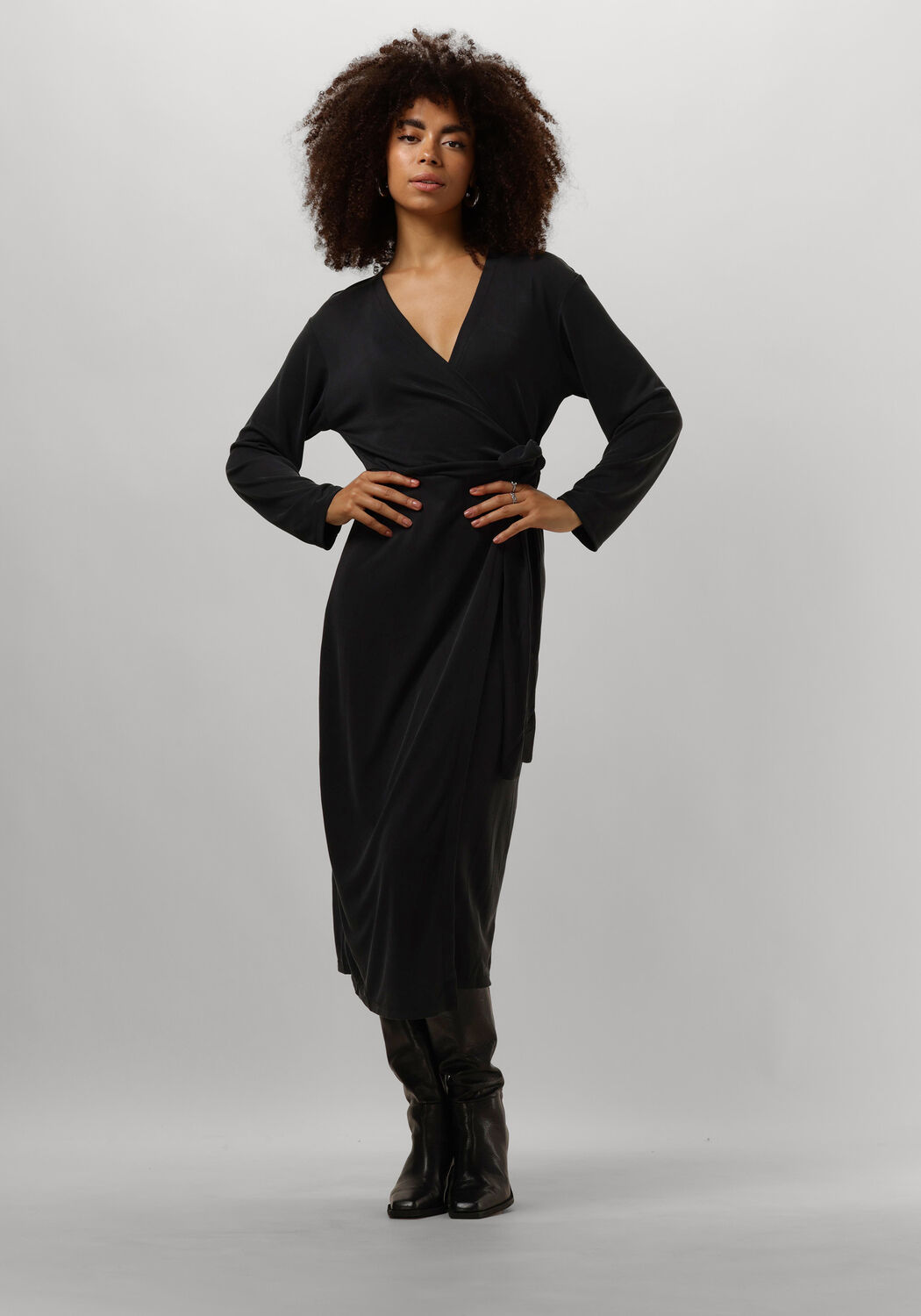 Moss copenhagen Zwarte Wrap Jurk voor Elegante Avonden Black Dames