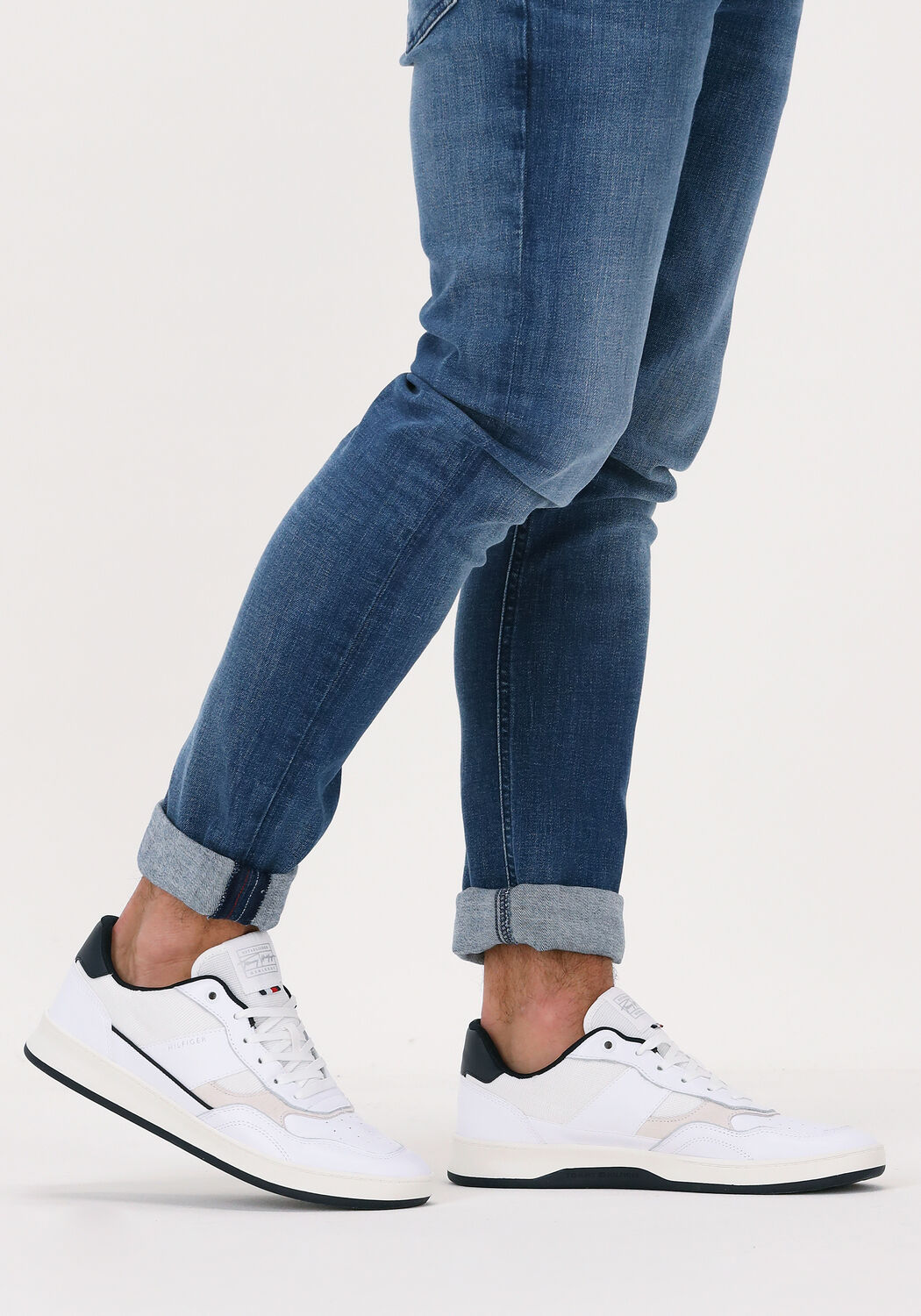 Witte TOMMY HILFIGER Lage sneakers RETRO COURT CUPSOLE - large