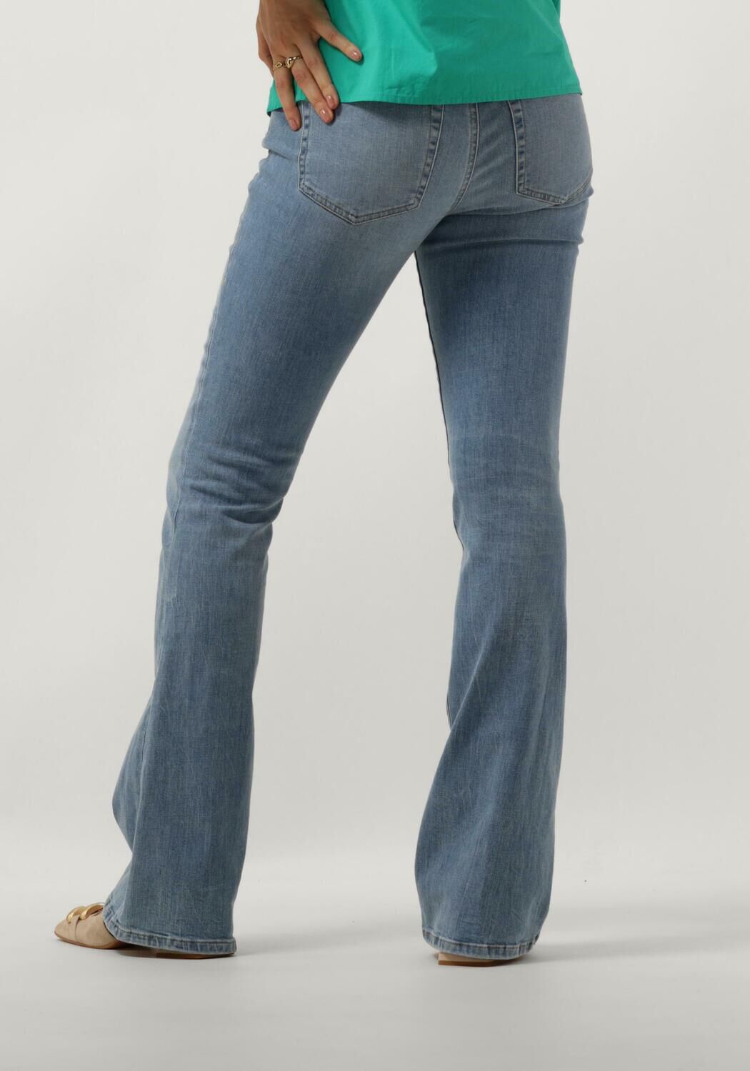 DIESEL Dames Jeans 1969 D-ebbey Lichtblauw