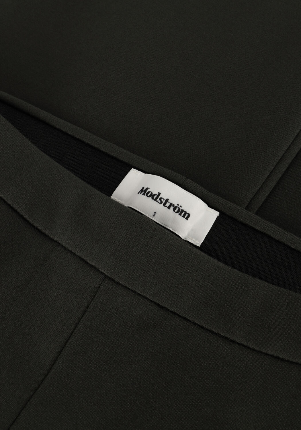 Groene MODSTR&Ouml;M Flared broek TANNY FLARE PANTS - large