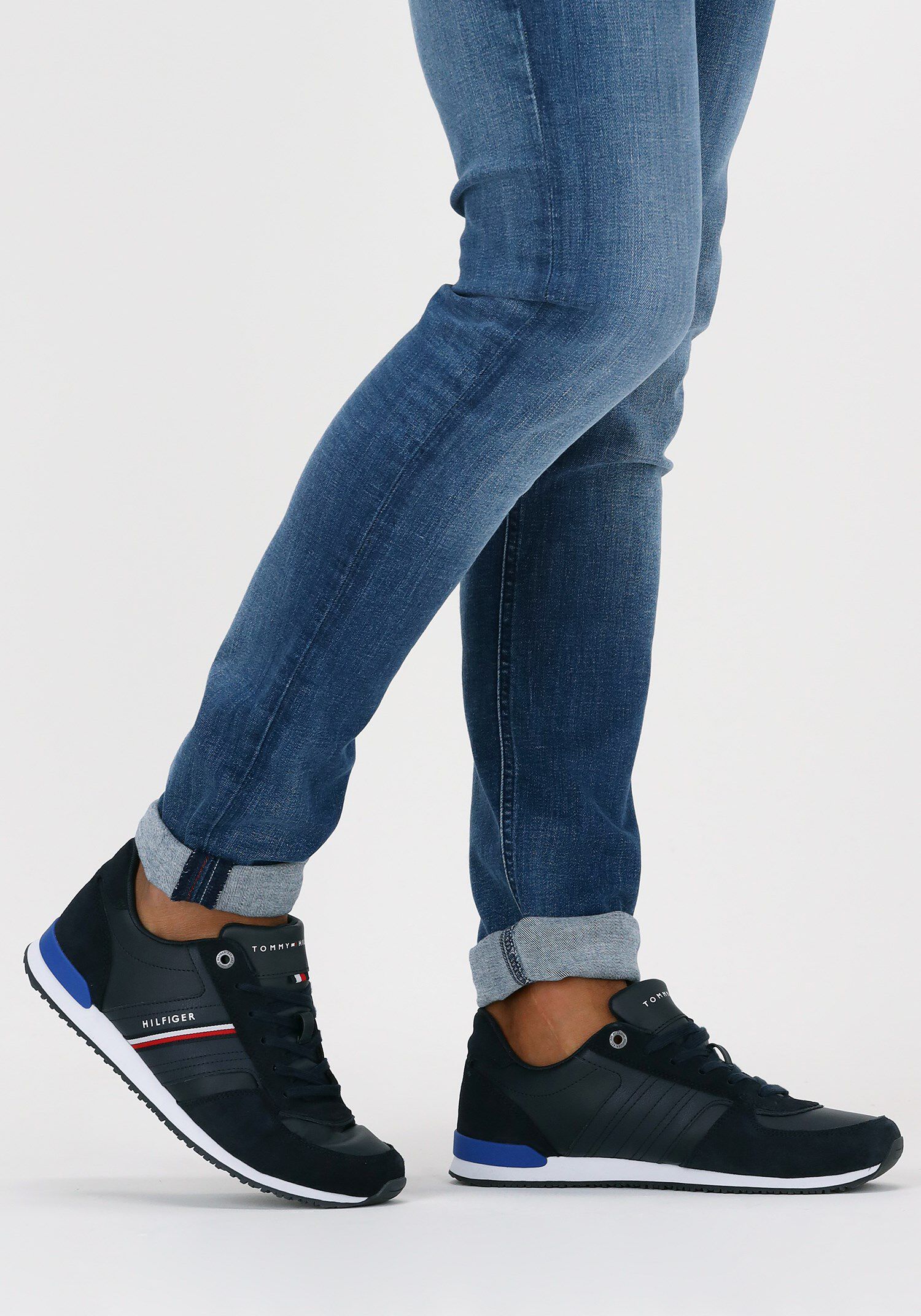 Tommy Hilfiger Sneakers in wit voor Heren, Maat 43. Corporate Leather  Sneaker - Schoenen.nl