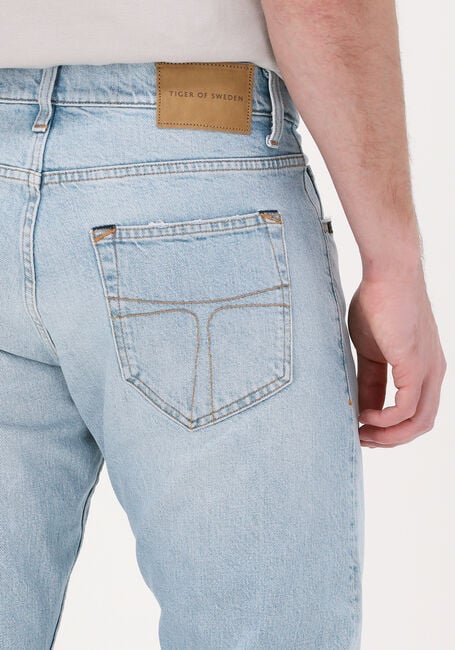 Lichtblauwe TIGER OF SWEDEN Slim fit jeans PISTOLERO - large