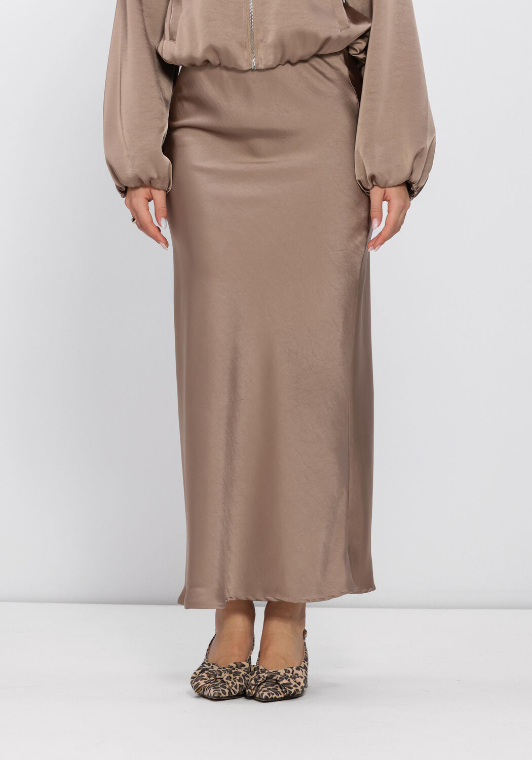 Taupe NEO NOIR Maxirok VICKY HEAVY SATEEN SKIRT - large