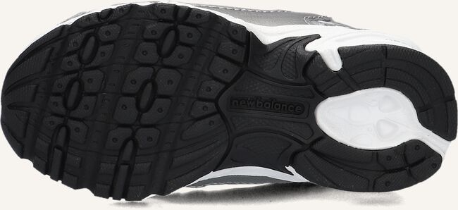 Grijze NEW BALANCE Lage sneakers IZ530 Grijze NEW BALANCE Lage sneakers IZ530 - large