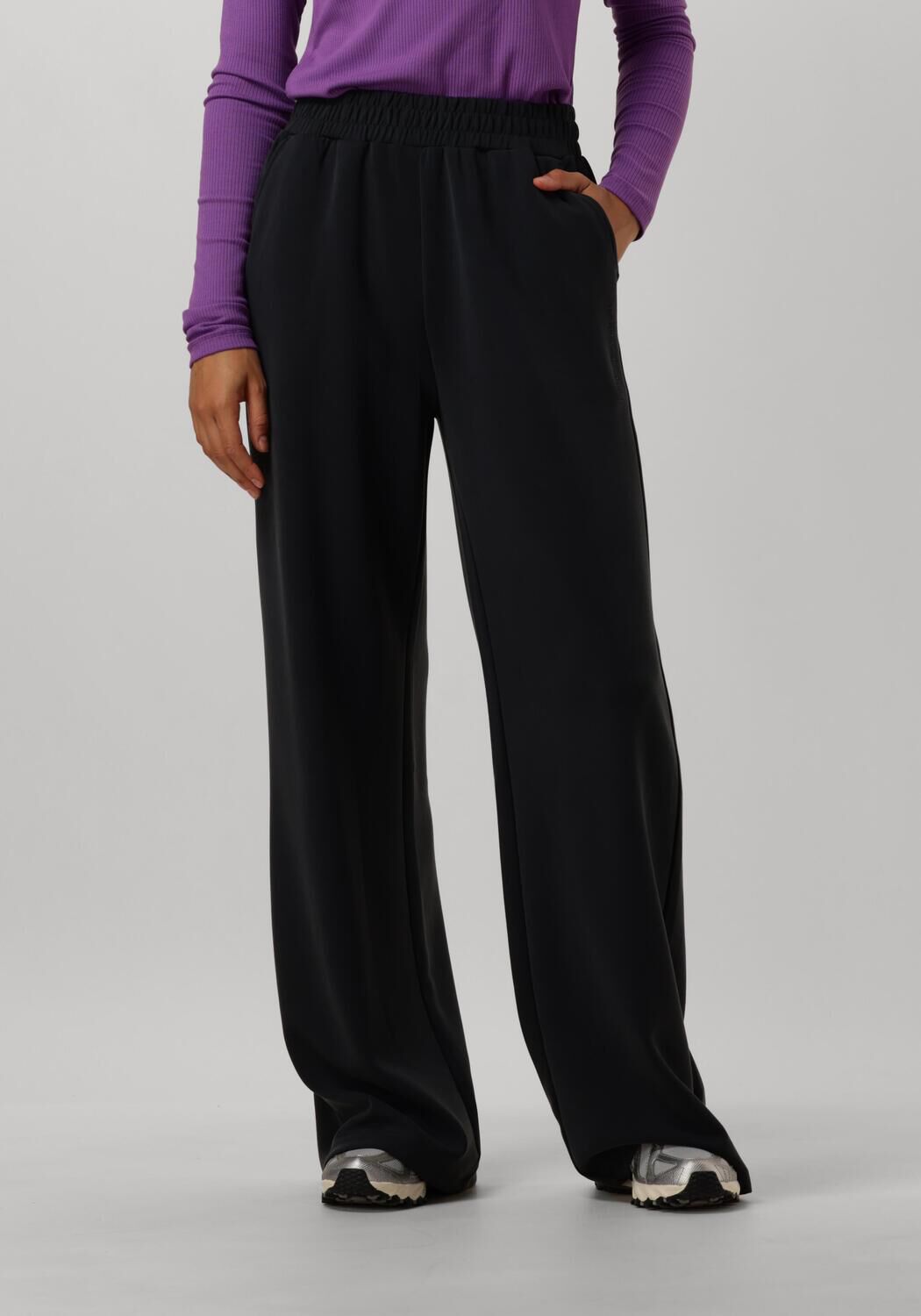 ALIX THE LABEL Dames Broeken Ladies Knitted Cupro Look Pants Zwart