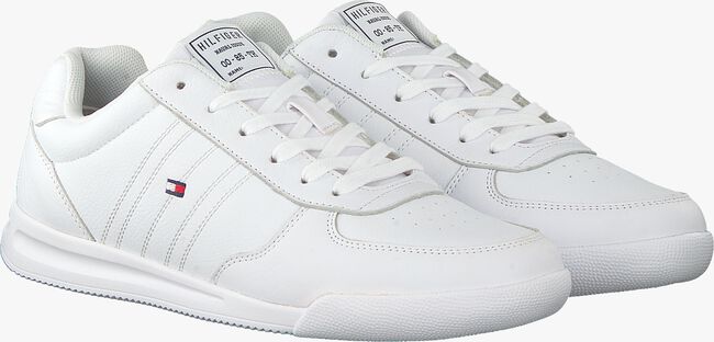 Witte TOMMY HILFIGER Lage sneakers LIGHTWEIGHT FLAG - large