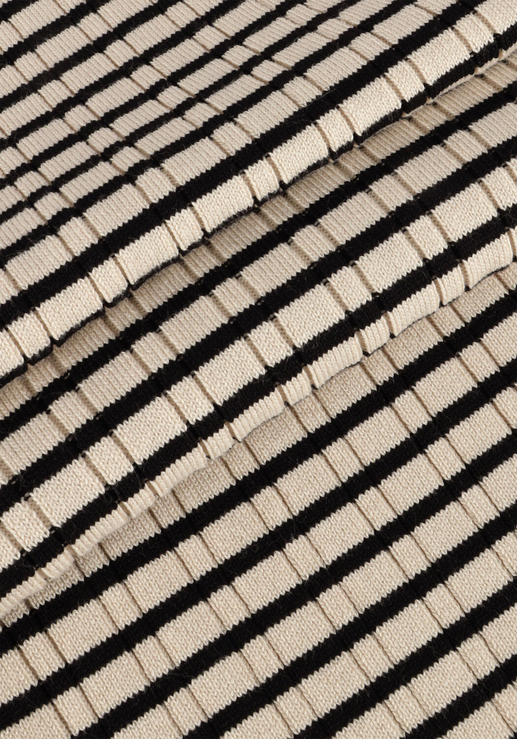 Zand OBJECT Top OBJLESTER RE TANK TOP DIV - large