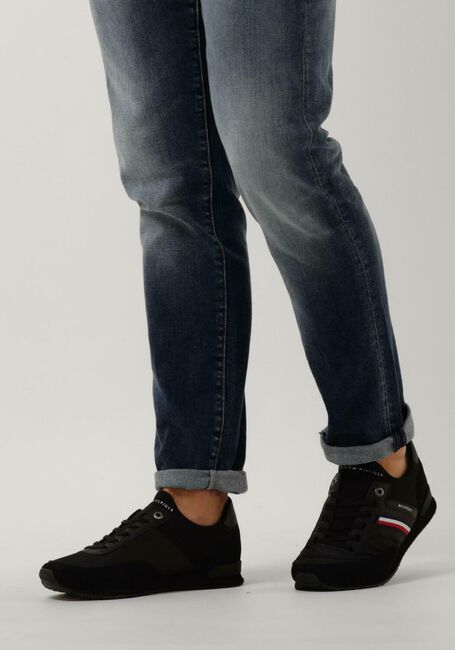 Zwarte TOMMY HILFIGER Lage sneakers ICONIC SOCK RUNNER - large