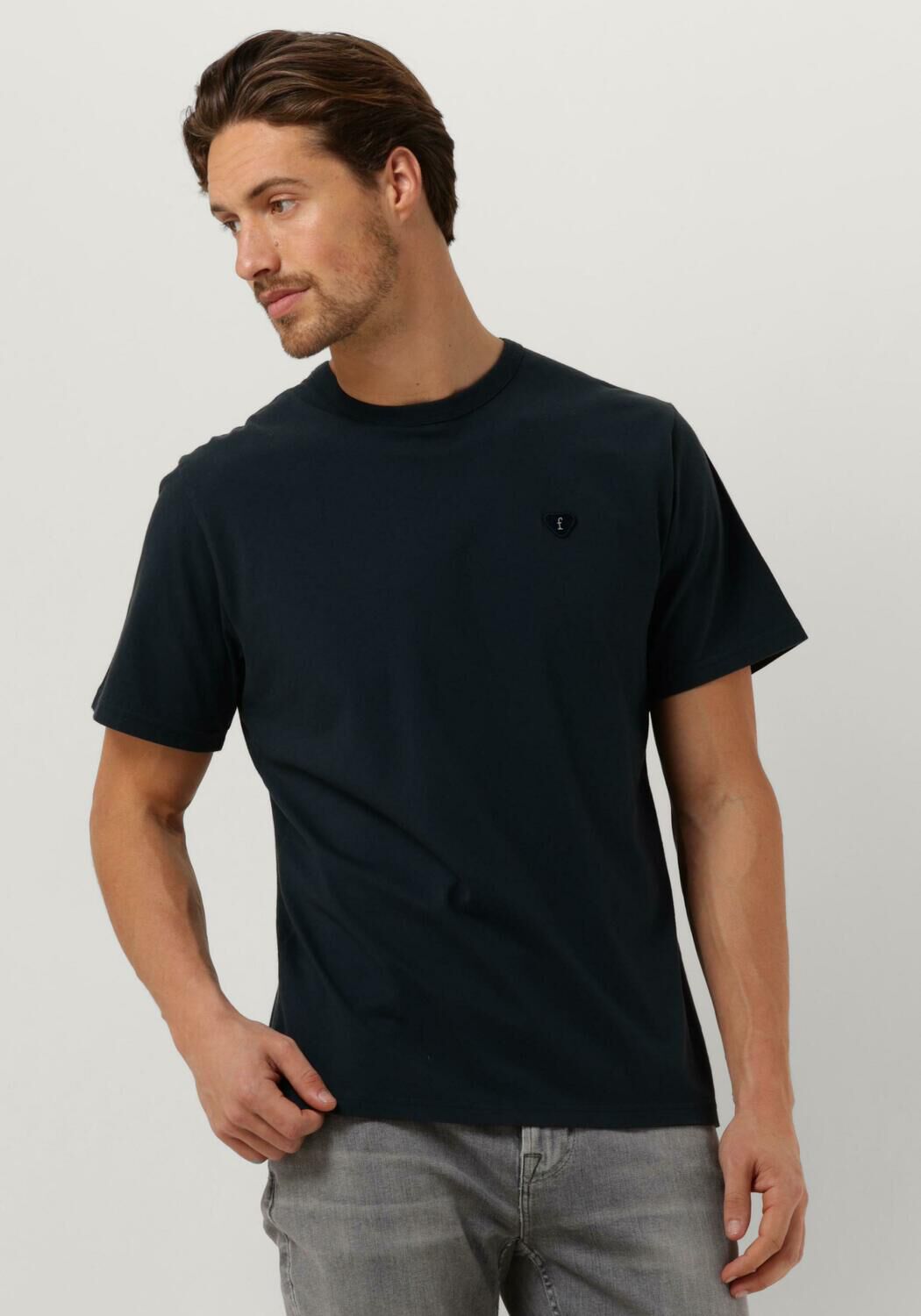 FORÉT Forét Heren Polo's & T-shirts Patch T-shirt Donkerblauw