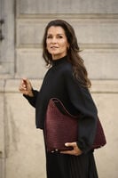 Bordeaux OMODA ATELIER Schoudertas OM-MADAME J. X QUINTY - medium