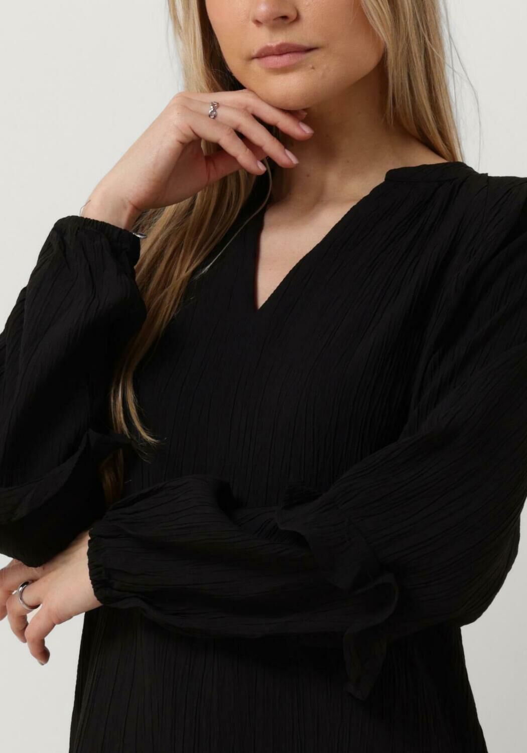 REFINED DEPARTMENT Dames Jurken Jordan Zwart