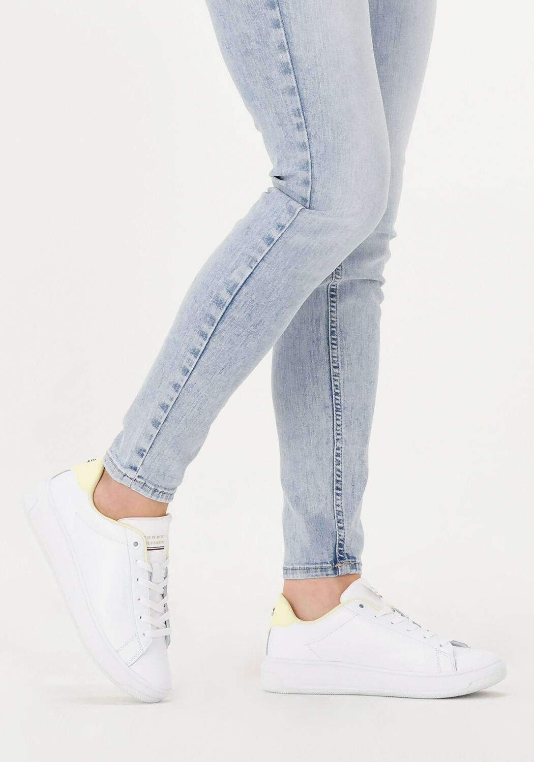 Witte TOMMY HILFIGER Lage sneakers LOWCUT CUPSOLE - large