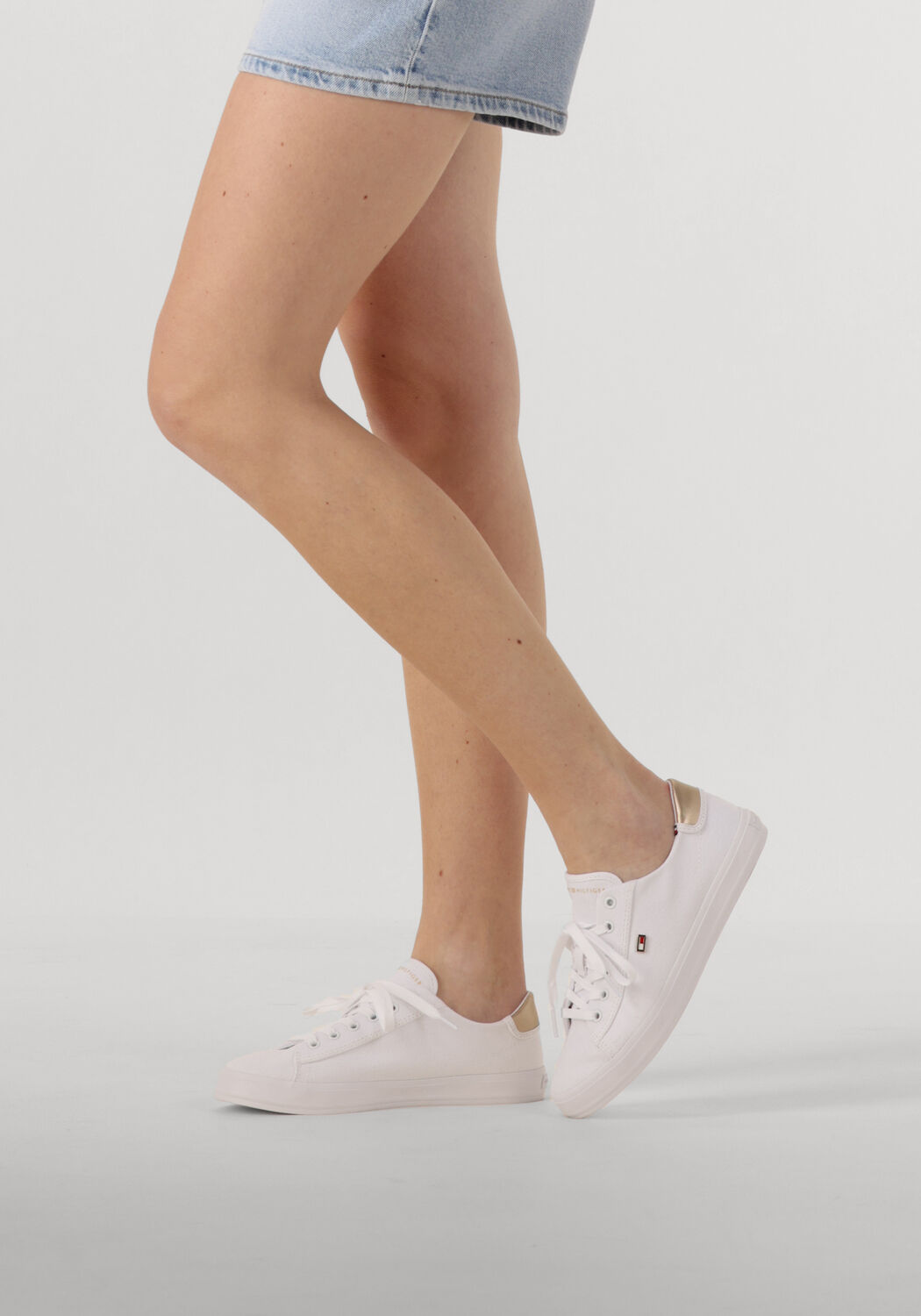 Witte TOMMY HILFIGER Lage sneakers VULC CANVAS LACE UP - large