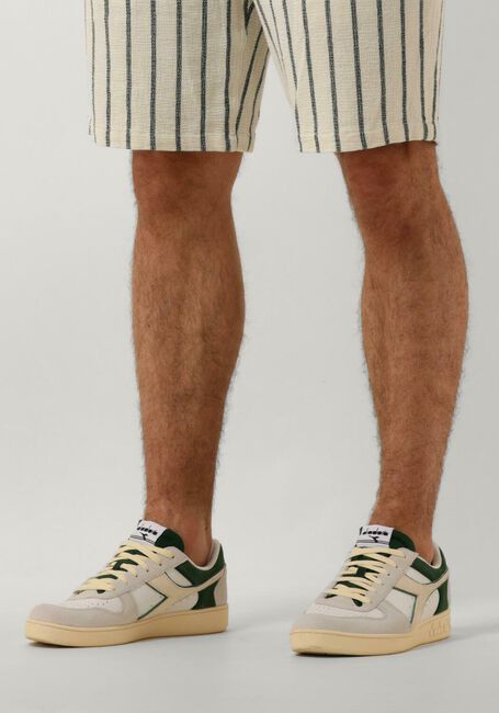 Witte DIADORA Lage sneakers MAGIC BASKET LOW ICONA Witte DIADORA Lage sneakers MAGIC BASKET LOW ICONA - large