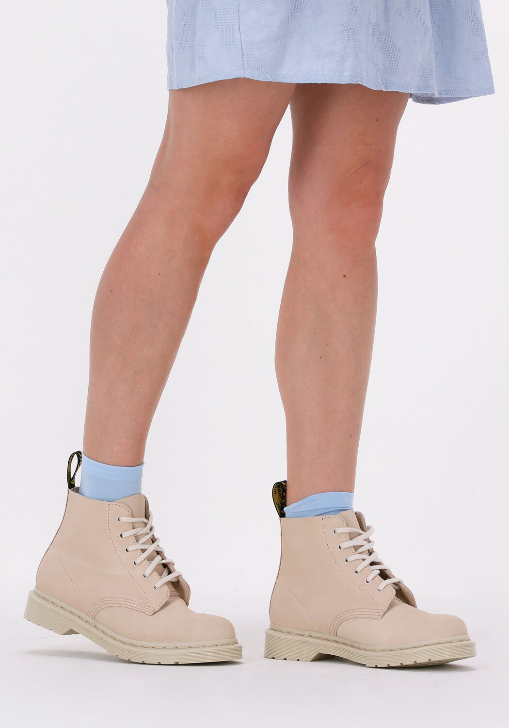 beige dr martens veterboots 101 mono
