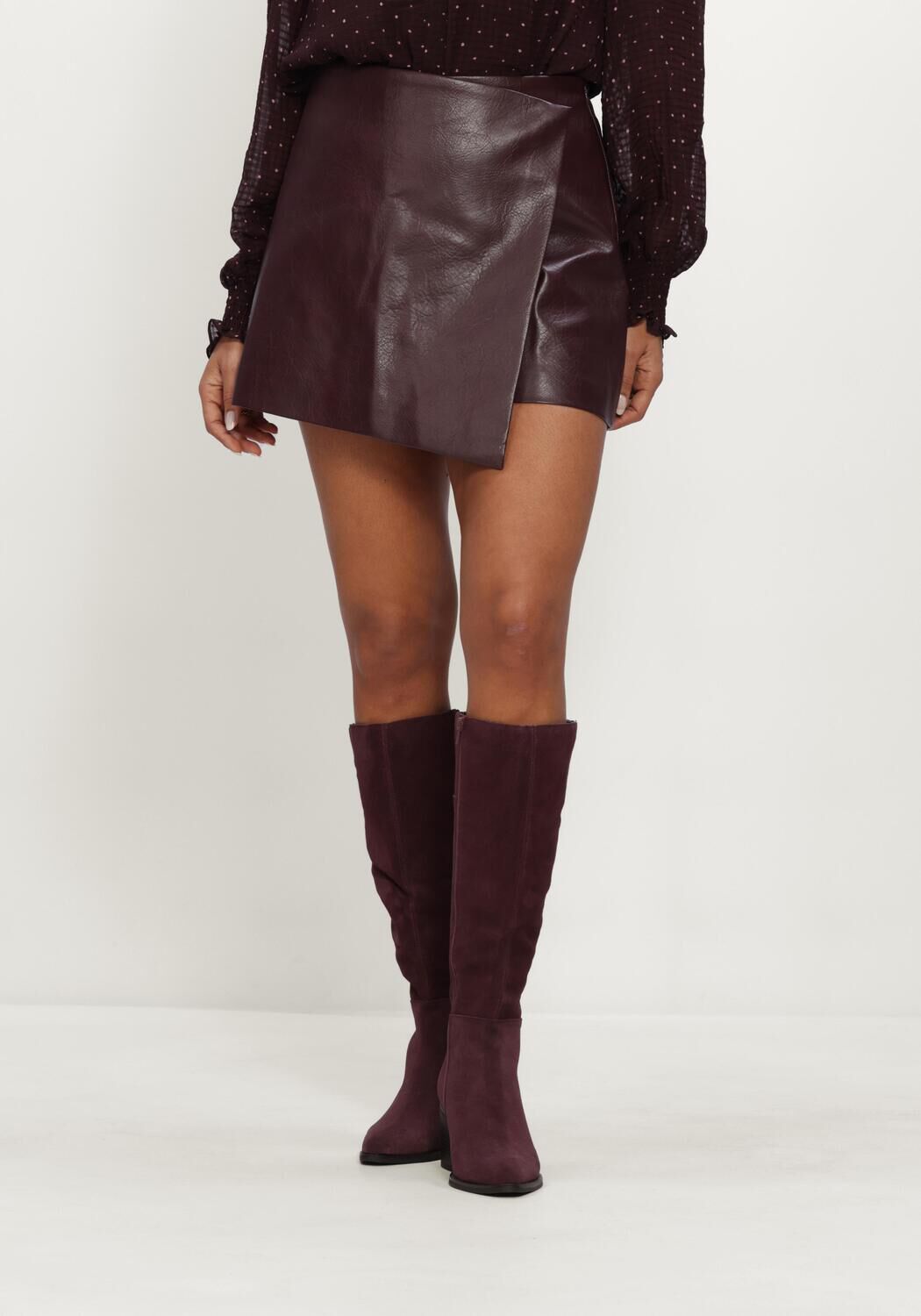 NEO NOIR Dames Rokken Elayne Faux Leather Skorts Bordeaux